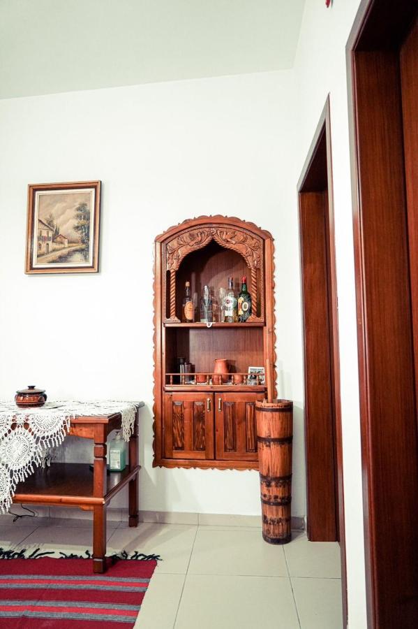 Cico Hostel &Private Room Gjirokaster Bagian luar foto
