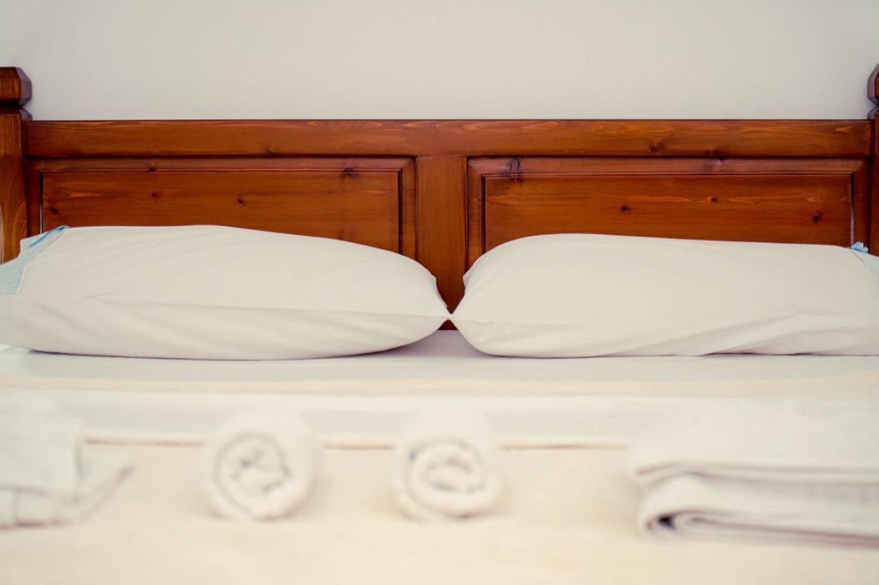 Cico Hostel &Private Room Gjirokaster Bagian luar foto