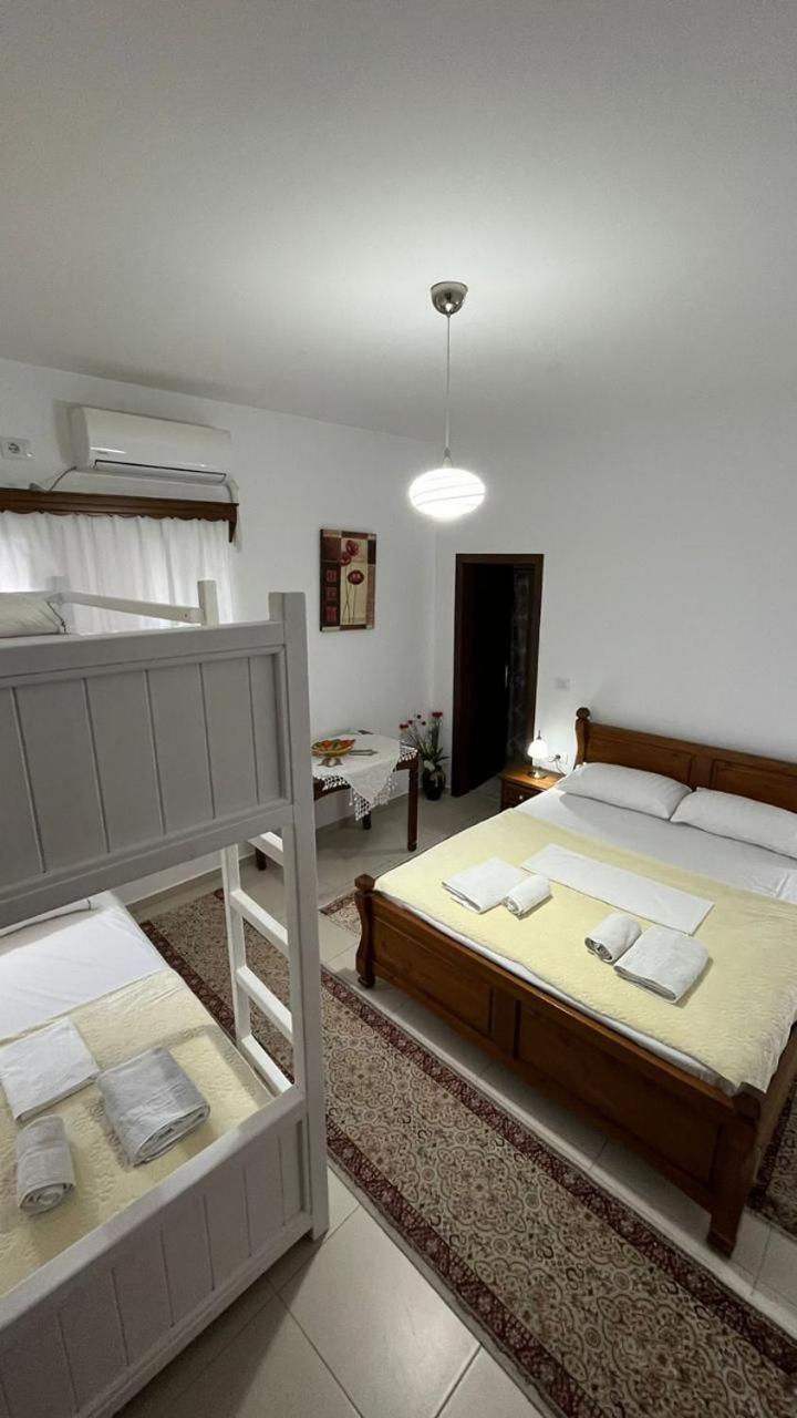 Cico Hostel &Private Room Gjirokaster Bagian luar foto