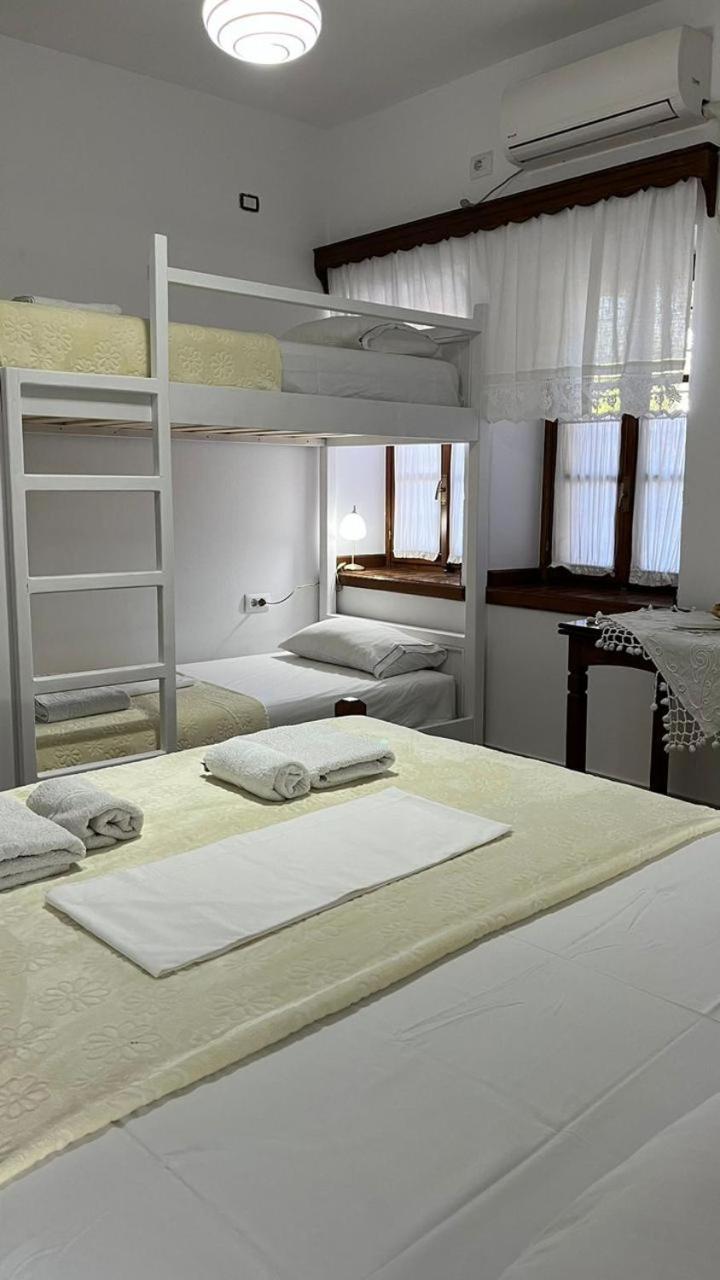 Cico Hostel &Private Room Gjirokaster Bagian luar foto