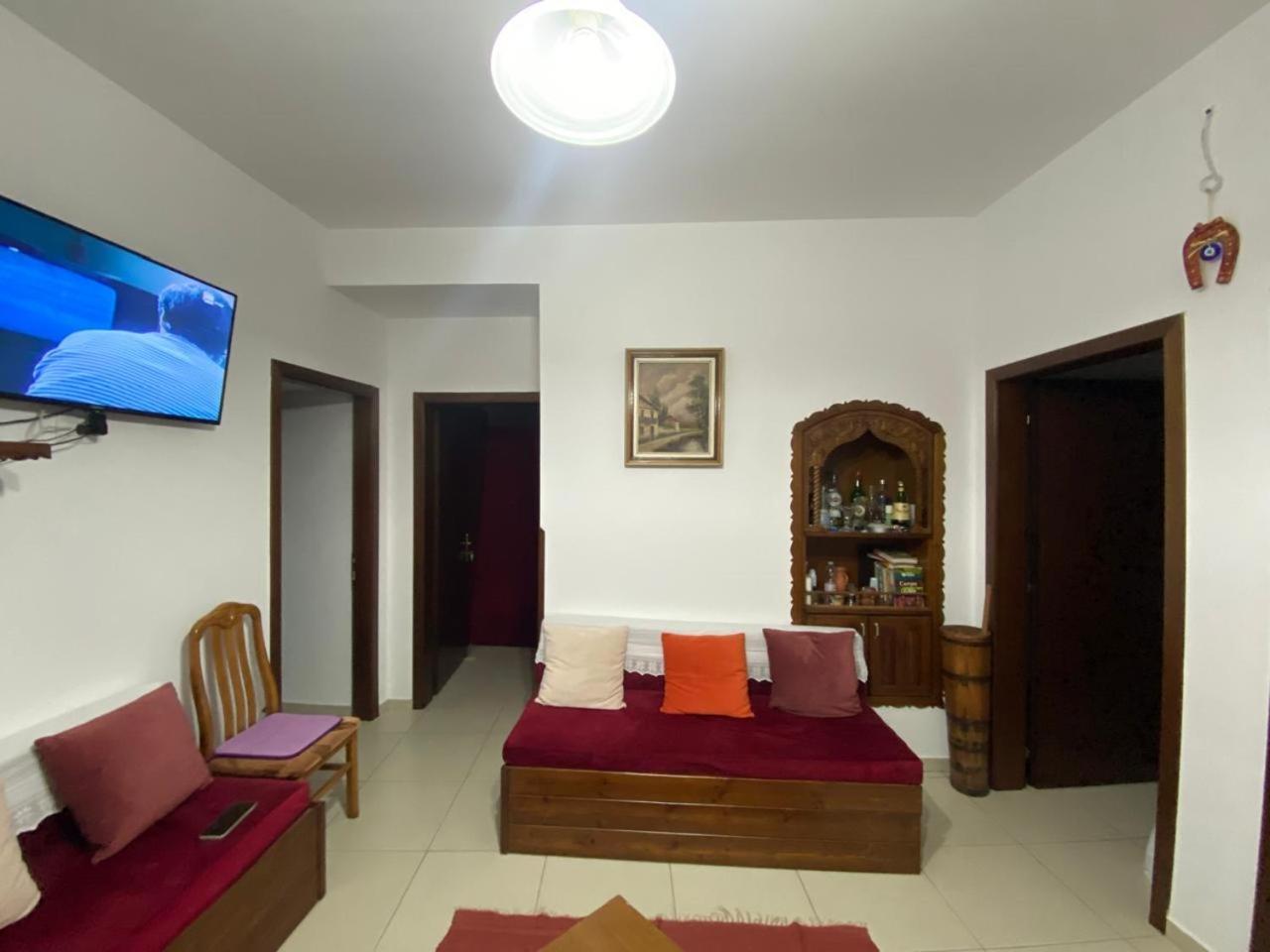 Cico Hostel &Private Room Gjirokaster Bagian luar foto