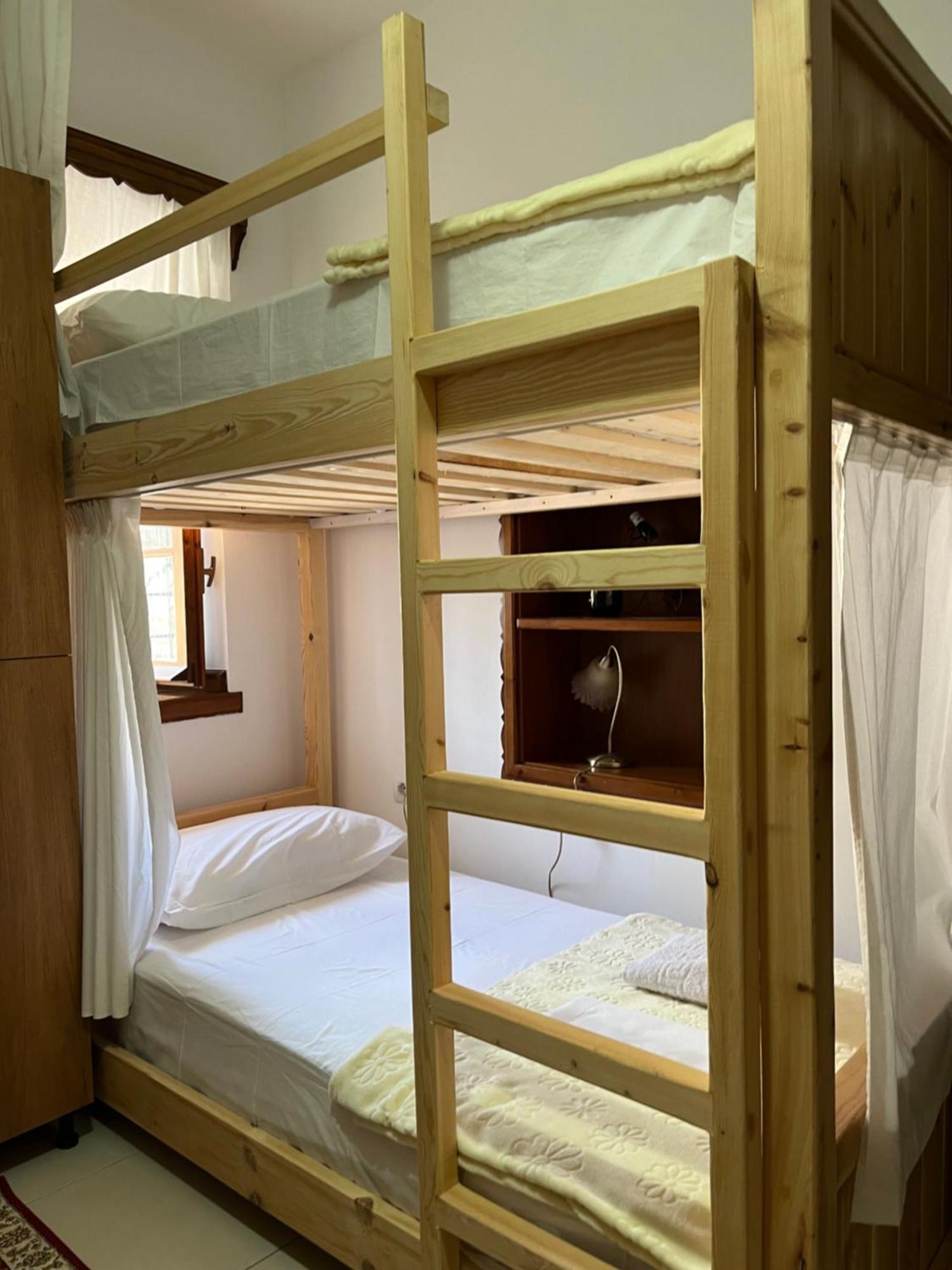 Cico Hostel &Private Room Gjirokaster Bagian luar foto