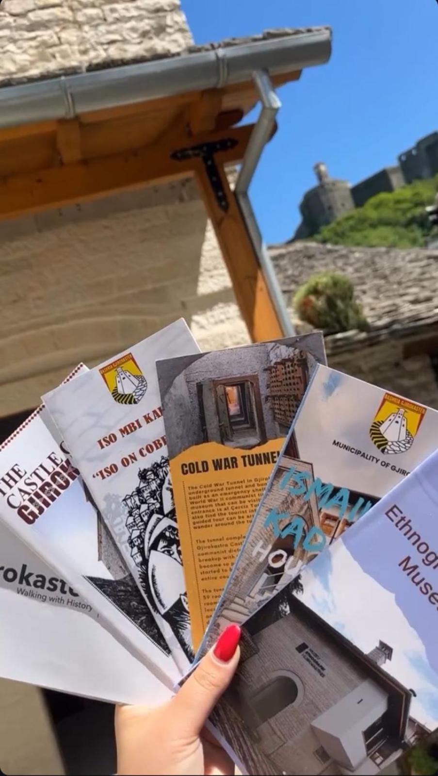 Cico Hostel &Private Room Gjirokaster Bagian luar foto